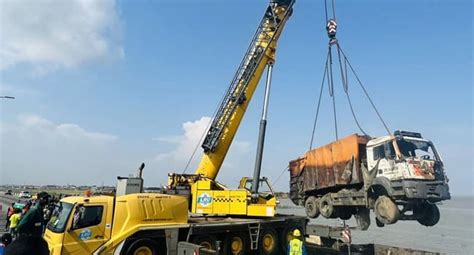 Lasema Closes Third Mainland Bridge Removes Truck That Fell Into