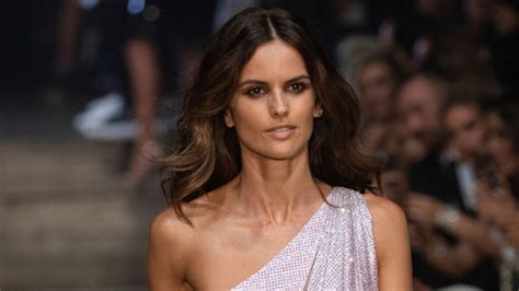 Izabel Goulart Topmodel Posiert Oben Ohne Und Macht Ihre Fans