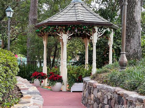 I'm 99% Sure No One Knows About These Secret Shortcuts In Disney World