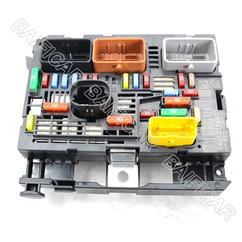 Brand New Genuine Engine Compartment Fuse Box Assembly Bsm R R