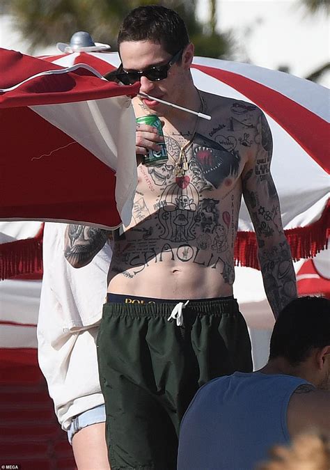 Kaia Gerber Flaunts Her Taut Tummy In A Bikini At The Beach With Beau Pete Davidson Daily Mail