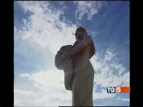 Statua Di Manuela Arcuri Porto Cesareo Destimap Destinations On Map