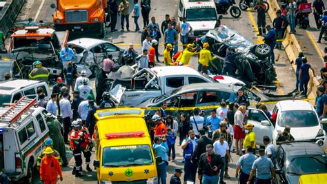 Un Accidente Múltiple Deja Dos Muertos Y Una Decena De Heridos En El