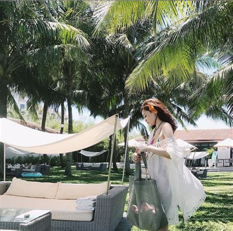 Học lỏm bí kíp sống ảo của hội hot mom hot girl để có các góc ảnh đẹp độc lạ khi đi du lịch