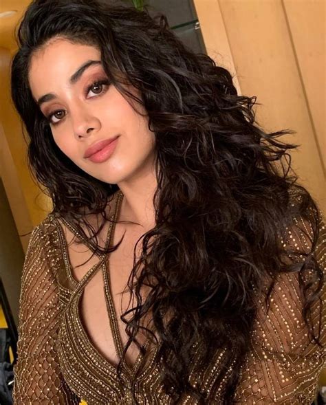CELEBRITY PICS Top 10 Janhvi Kapoor Hot And Sexy Pics