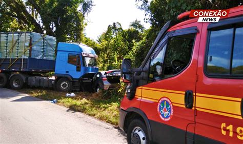 Idosa Fica Presa S Ferragens Ap S Acidente Na Mg Em Borda Da Mata