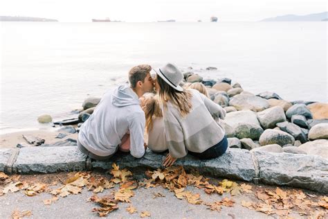 10 Outdoor Family Photo Ideas for All Ages | Flytographer