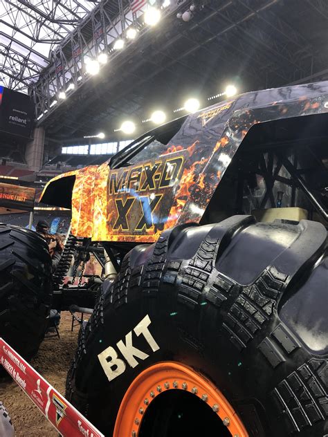 Max-D XX : r/monsterjam