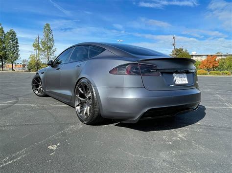 Tesla Model S Grey Signature SV104 Wheel Front