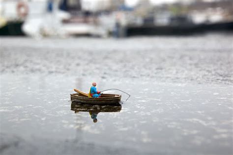 Little People Project By Slinkachu | DeMilked