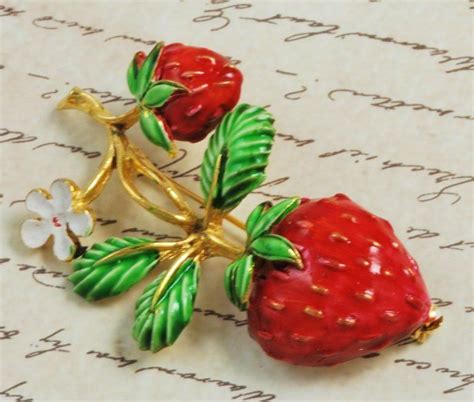 Vintage Strawberry Pin Strawberry Brooch Strawberry Patch Pin Etsy