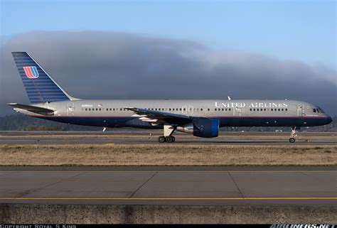 Boeing 757 222 United Airlines Aviation Photo 4503981