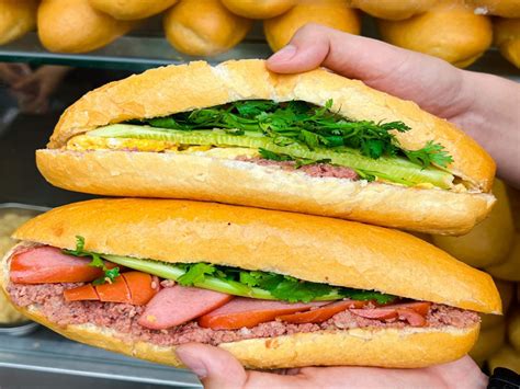 Cửa hàng bánh mì pate Cột Đèn chùa Láng ngon ăn là ghiền