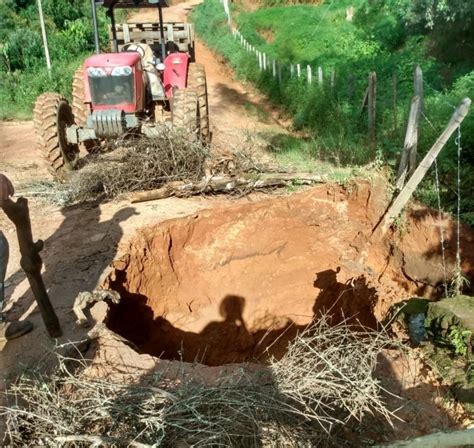 Chuva Derruba Parte De Ponte E Causa Preju Zos Para Moradores De