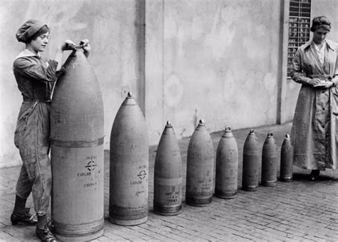 Incredible Photos Of The Canary Girls Female Munition Workers In