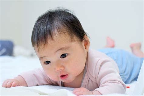 上一秒抱著肚子哭鬧下一秒正常玩耍小心是嬰幼童腸套疊發病