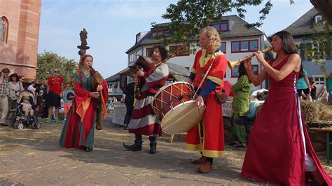 Mittelalterliches Treiben In Geisenheim Rheingau