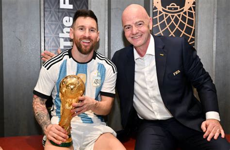 Lionel Messi Anak Kesayangan FIFA Jadikan La Pulga Sebagai Duta Sepak