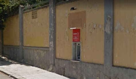 Tentano Di Forzare Il Bancomat In Piazza Turba A Palermo Indaga La