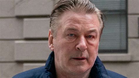 Alec Baldwin Y Familia De Halyna Hutchins Logran Acuerdo Tras Accidente