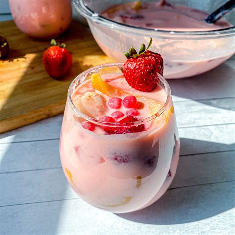 Creamy Fruit Mocktail (Non-Alcoholic Fruit Cocktail) - Farah J. Eats