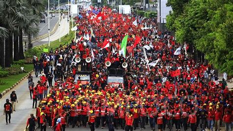 Demo Hari Buruh May Day Merahkan Jakarta - foto Tempo.co