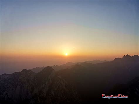 Sunrise Image in Huashan Mountain East Peak, Photo of Sunrise in Mount ...