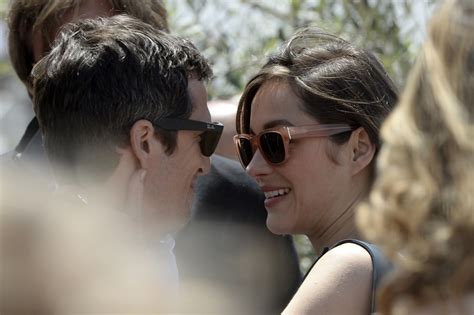 Marion Cotillard & Guillaume Canet kiss in Cannes at Blood Ties photo ...