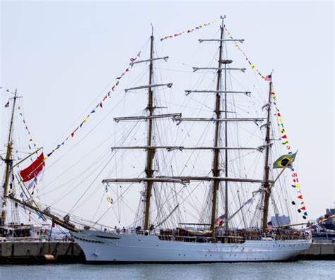 Nederlands Gebouwd Zeilschip Vaart Tegen Brug BootAanBoot Nl