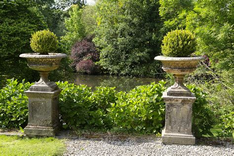 Marlfield House Gardens - Picture Gallery of Marlfield Gardens