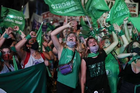 Argentina legaliza el aborto marca un hito en Latinoamérica AP News