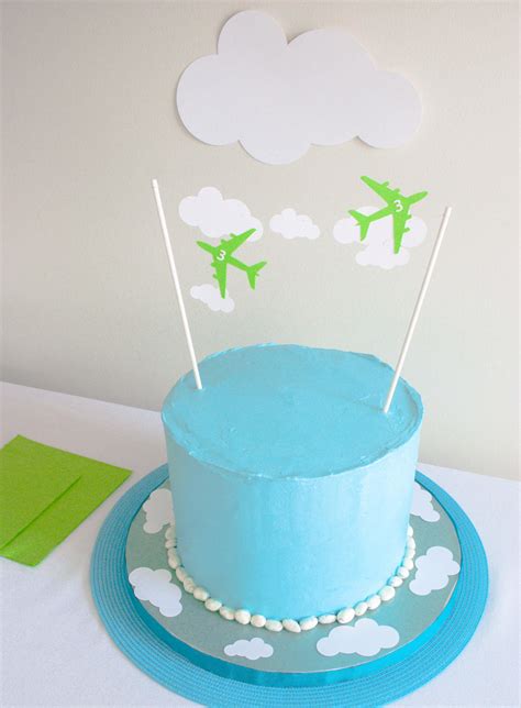 Easy Airplane Cake With Free Printable Cake Toppers For An Airport