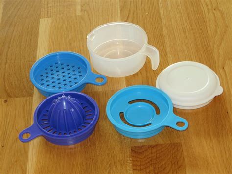 Se produkter som liknar Tupperware Hjälpreda blå rivj på Tradera