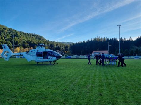 Vosges Collision Entre Une Moto Et Un Minibus G Rardmer Un Couple