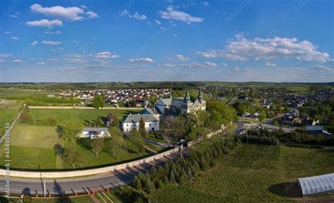 Klasztor W Mstowie Zabytkowy Redniowieczny Klasztor W Wancerzowie