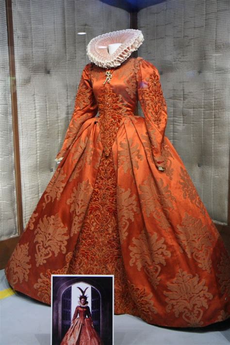 Elizabeth The Golden Age Elizabethan Fashion Historical Dresses Renaissance Fashion