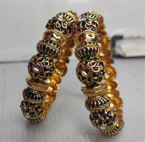 Golden Wedding Wear Metal Bridal Antique Bangle Set Size Inch