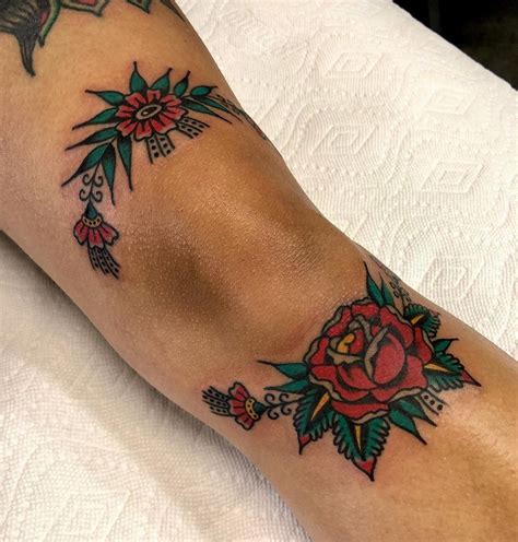 Flor De Loto Tatuaje Rodilla