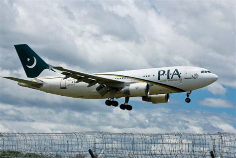 Pia Flight Leaves Behind Umrah Pilgrims At Jeddah Airport Due To No