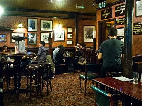 Art Now And Then The Fitzroy Tavern London