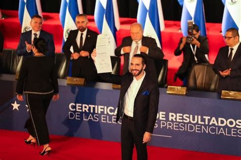 Nayib Bukele Recibe Credenciales Del TSE Como Presidente Electo 2024 2029