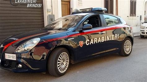 Grave Una 17enne Accoltellata All Addome Arrestato Il Vicino Di Casa