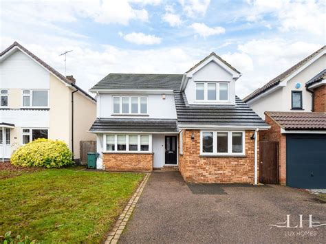 3 Bed Detached House For Sale In Princes Way Hutton Brentwood Cm13 £