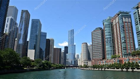 Chicago river view, with Trump International Hotel and Tower – Stock ...