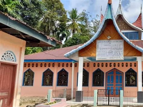 Produk Wisata Wisata Religi Surau Simaung Makan Syech Malin Bayang