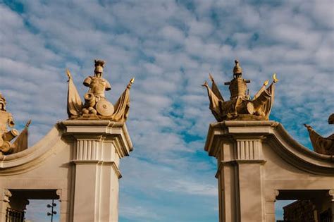 Symmetrical View of Chinese Gate with Arches · Free Stock Photo