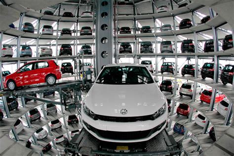 Volkswagen’s 800-Vehicle Car Towers in Germany » TwistedSifter