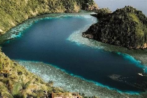 Danau Karawapop Wisata Yang Penuh Romantisme Di Pulau Misool Raja