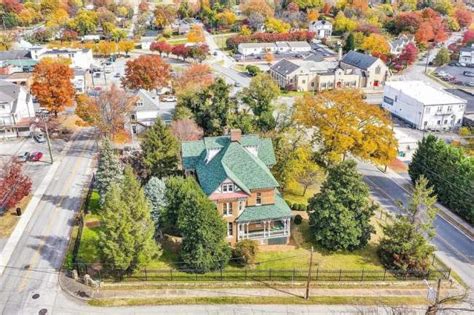 1898 Victorian In Salem Virginia — Captivating Houses