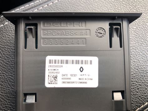 280230033R Блок разъёмов usb RENAULT | Запчасти на DRIVE2